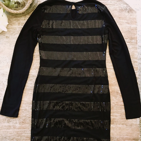 BEAUTIFUL BLACK SEQUIN STRIPED SOPRANO DRESS ✨ - Picture 3 of 9